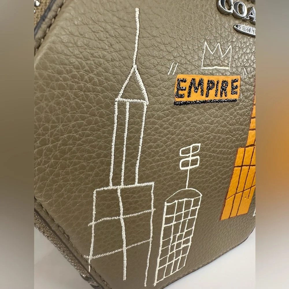 💥COACH - Coach X Jean Michel Basquiat Hexagonal Crossbody Bag - 2ST1 - Picture 9 of 17